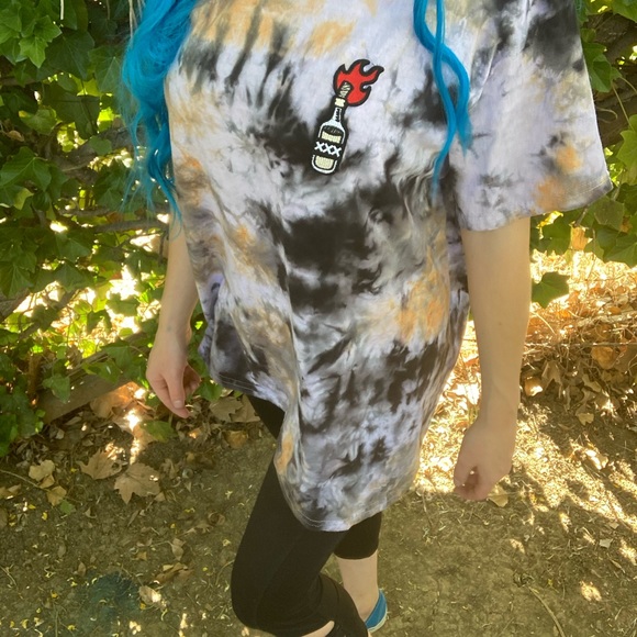 𝚆𝚑𝚊𝚝𝚜 𝚢𝚘𝚞𝚛 𝚙𝚘𝚒𝚜𝚘𝚗?🧡🖤 - Picture 5 of 9